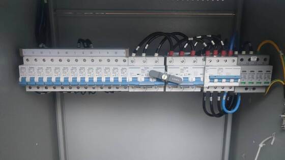Vertiv NetSure 731 CC2-X2 48V 600A 36kW Συνεχή ρεύμα Συστήματα τηλεπικοινωνιών Καθαριστικό ντουλάπι για σταθμό βάσης